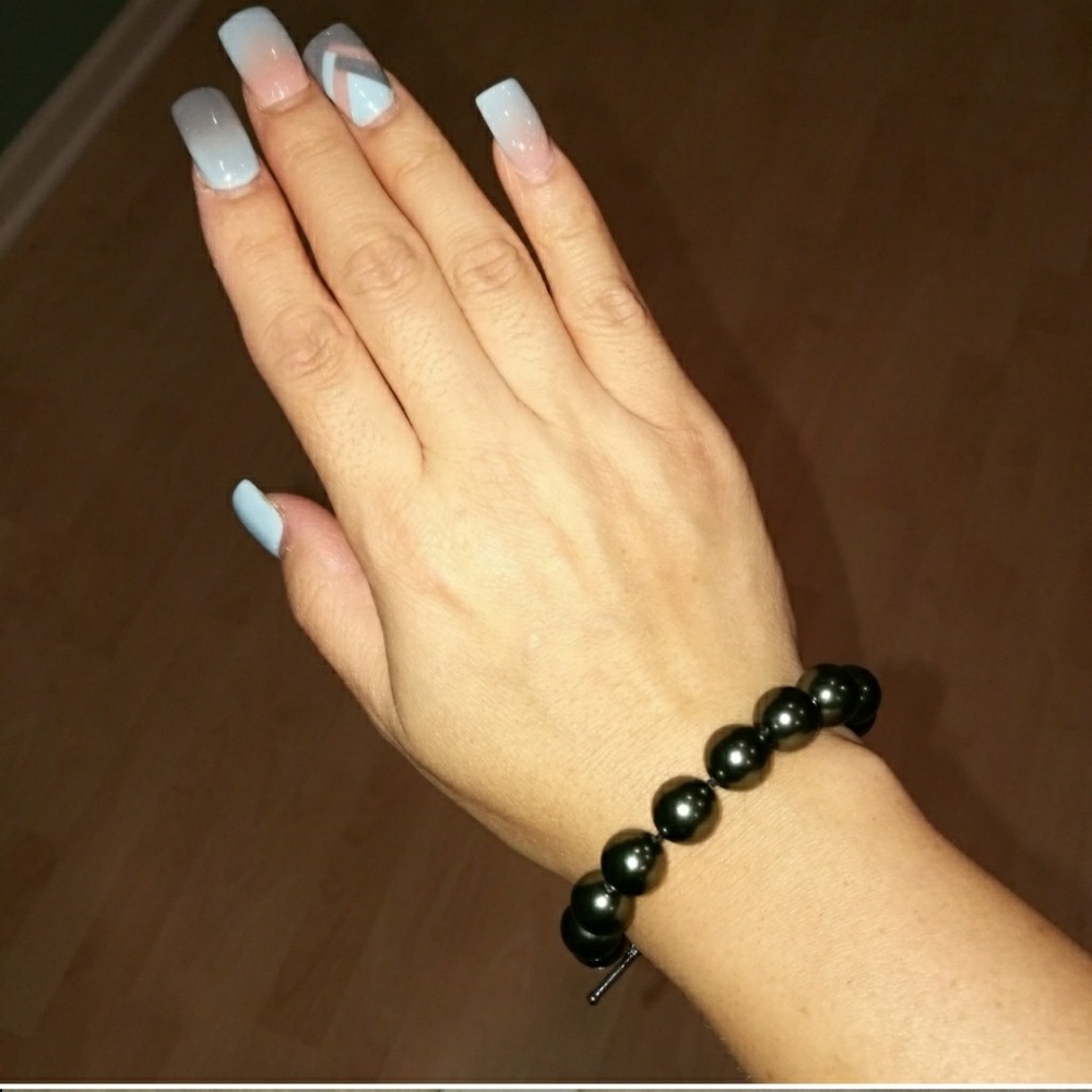 Large greenish black pearl bracelet